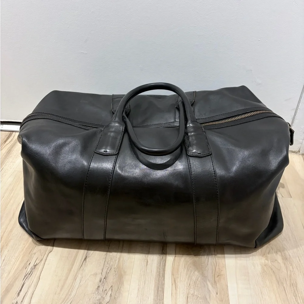 Leather Duffel Bag in Black - Classic Travel Tote